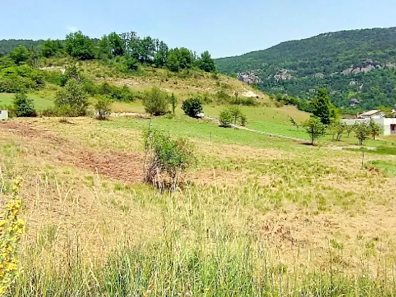 Terrain, 648 m²