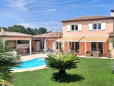 Maison, 270 m²
