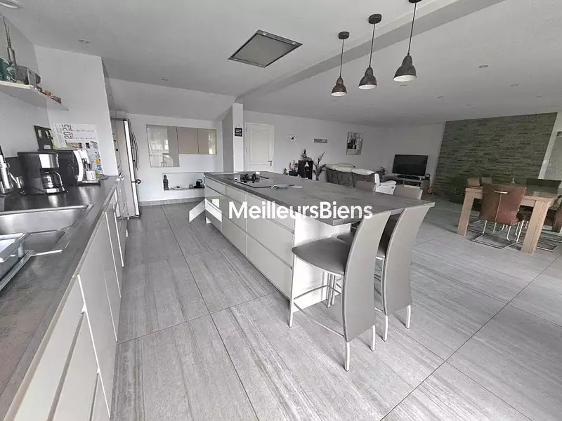 Maison, 179 m²