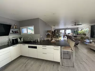 Maison, 185 m²