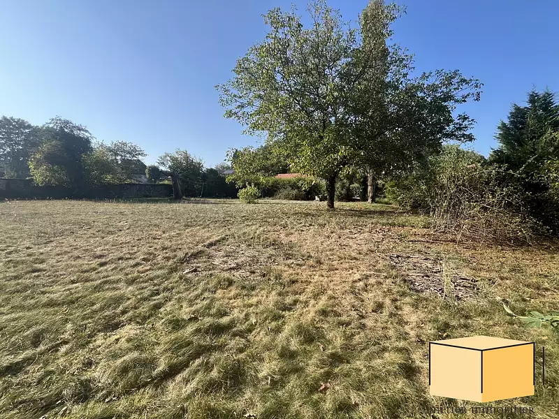 Terrain, 735 m²