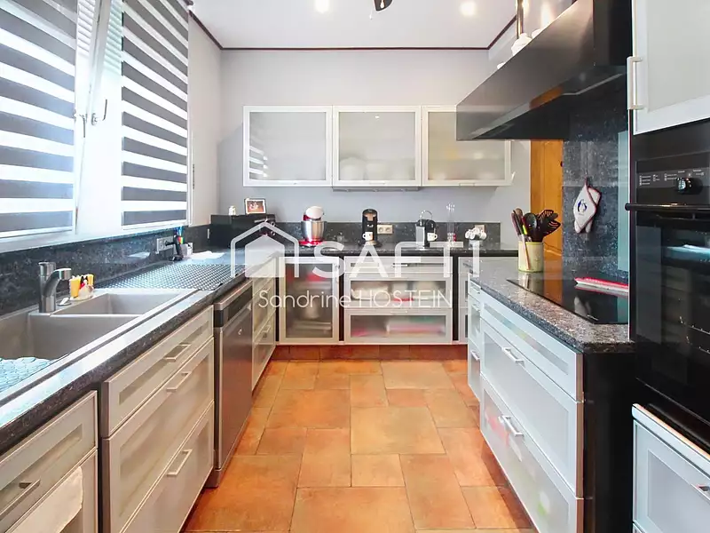 Maison, 206 m²