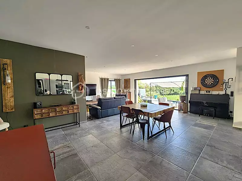 Maison, 151 m²