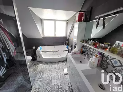 Maison, 255 m²