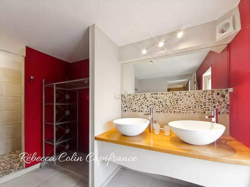 Maison, 225 m²