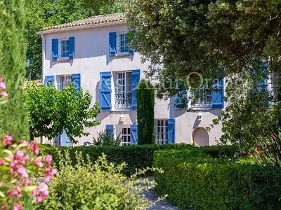 Maison, 565 m²