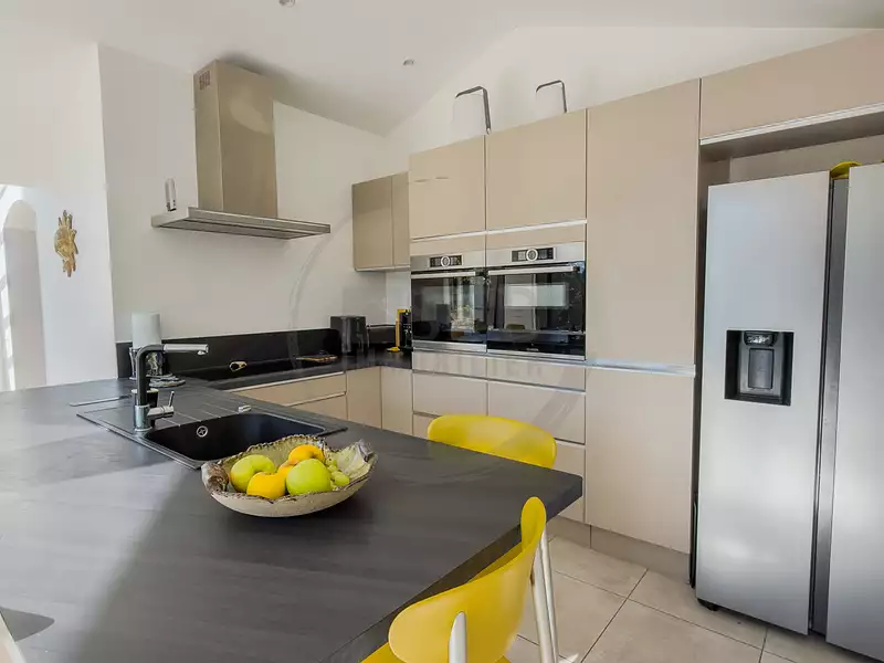 Maison, 166 m²