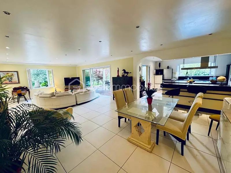 Maison, 191 m²