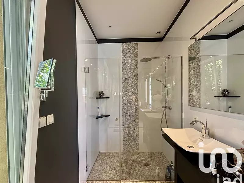 Maison, 240 m²