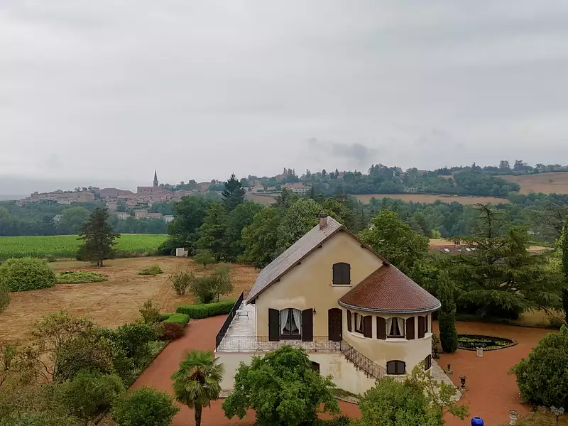 Maison, 245 m²
