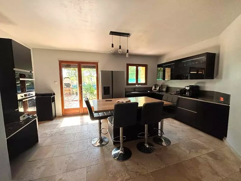 Maison, 175 m²