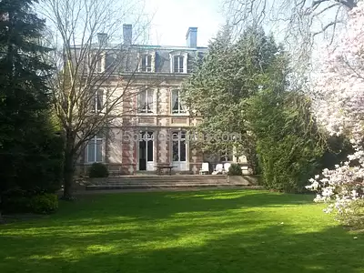 Maison, 600 m²