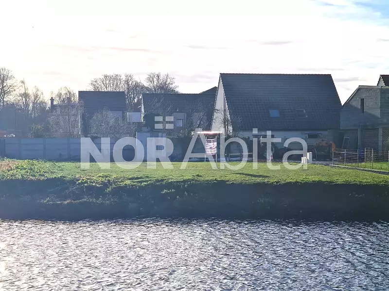 Terrain, 585 m²