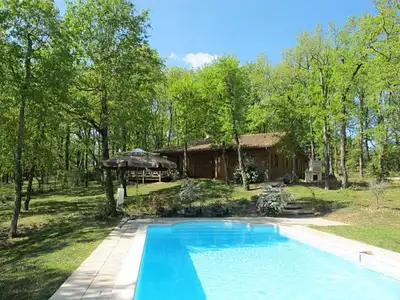 Maison, 596 m²