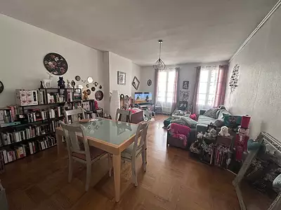 Immeuble, 300 m²