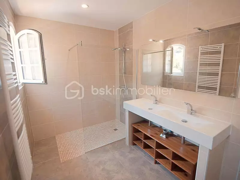 Maison, 265 m²