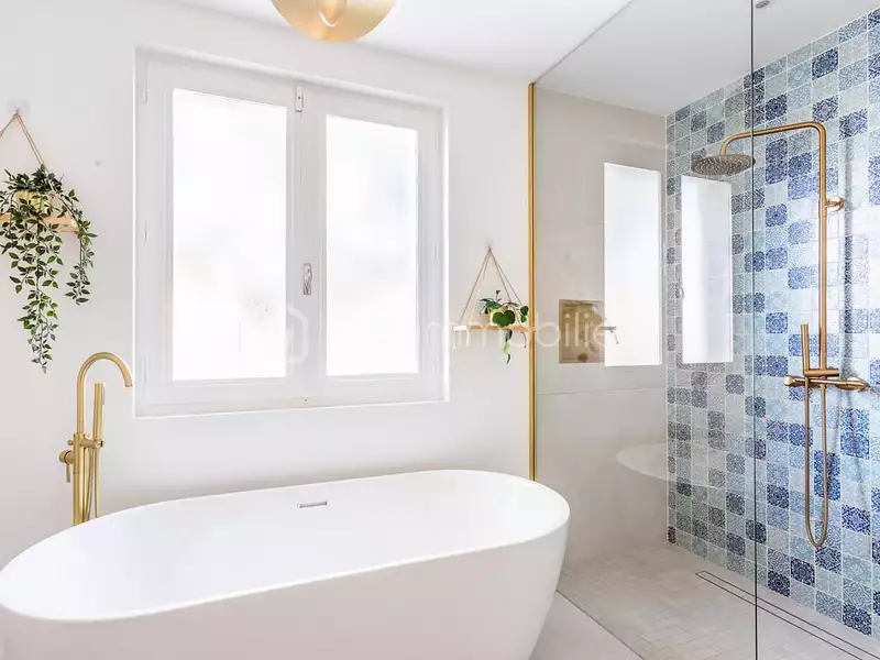 Maison, 215 m²
