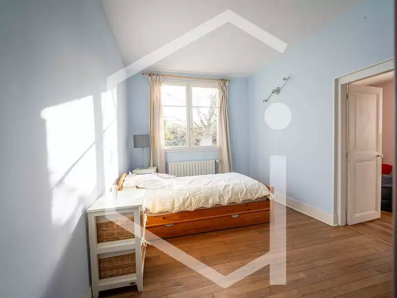 Maison, 240 m²