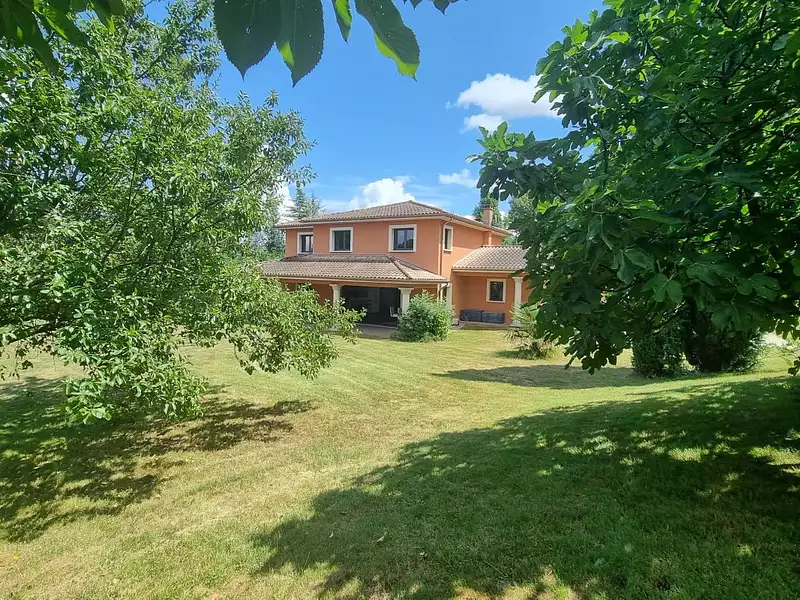 Maison, 255 m²