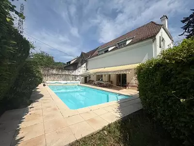 Maison, 285 m²
