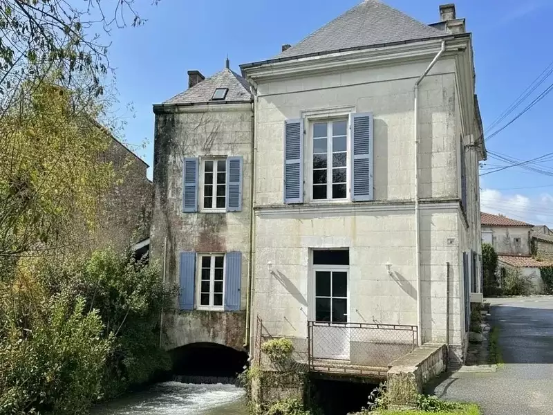 Maison, 244 m²