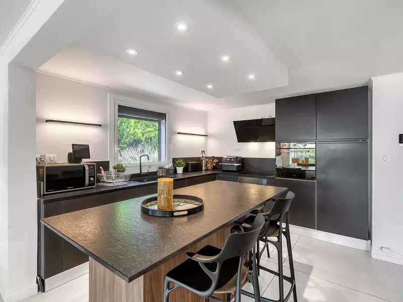 Maison, 243 m²