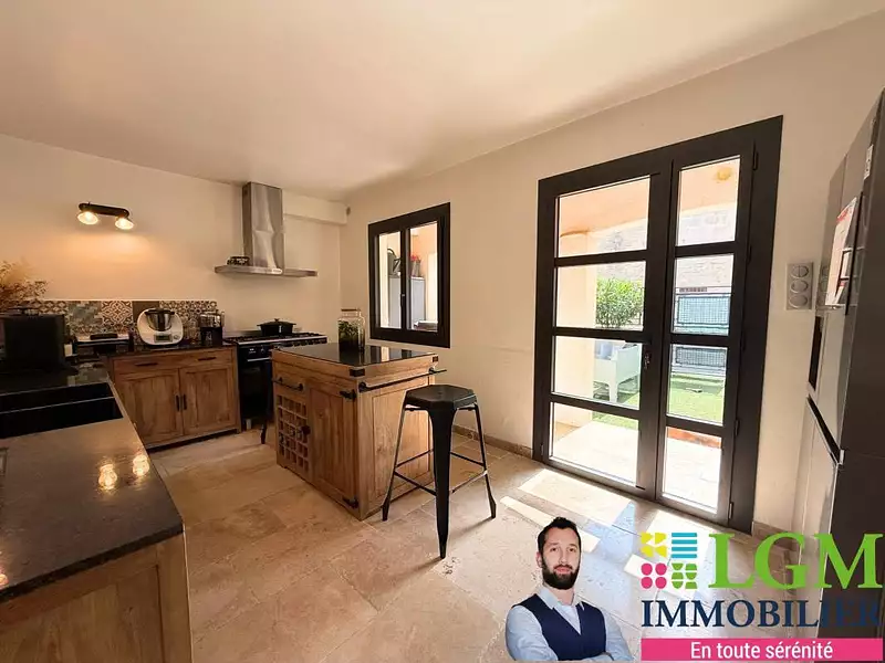 Maison, 176 m²