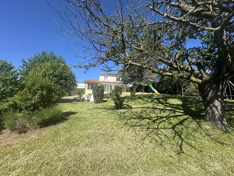 Maison, 166 m²