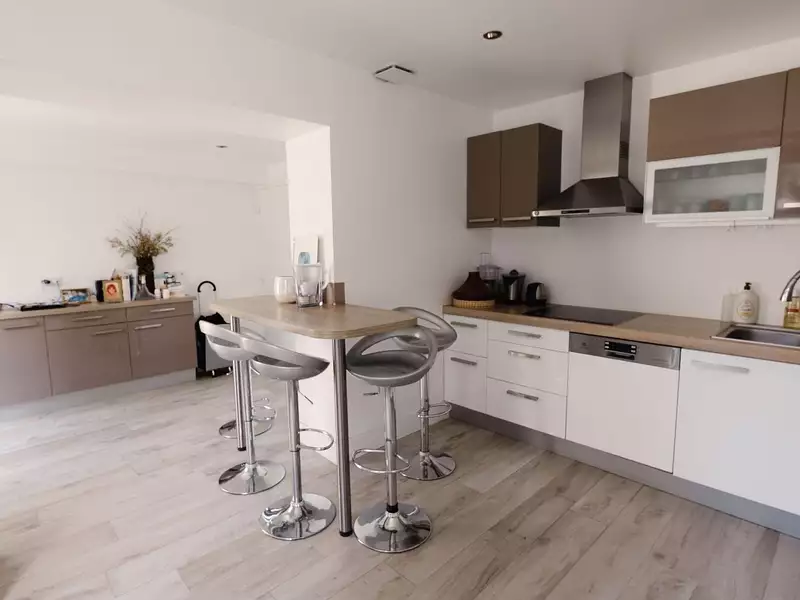 Maison, 240 m²