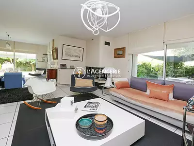 Maison, 260 m²