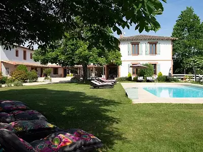 Maison, 825 m²