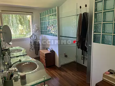 Maison, 250 m²