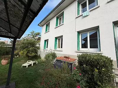 Immeuble, 140 m²