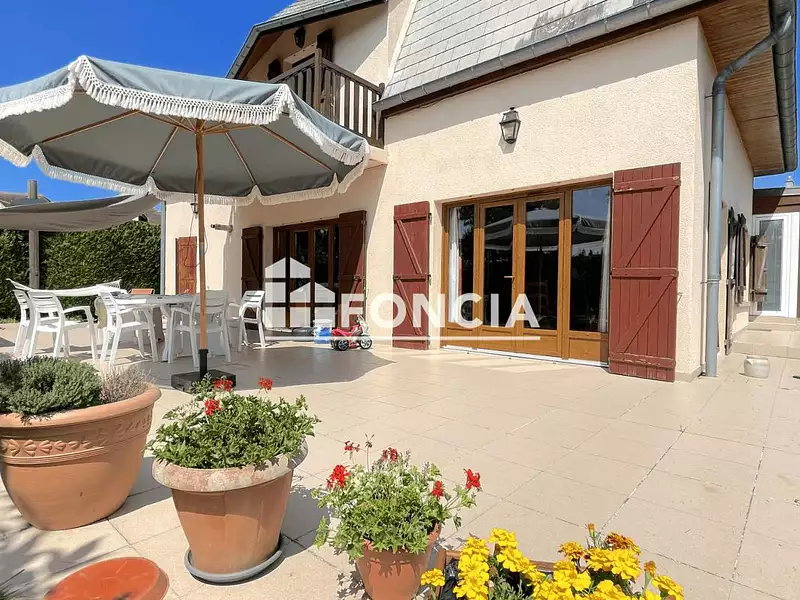 Maison, 240 m²