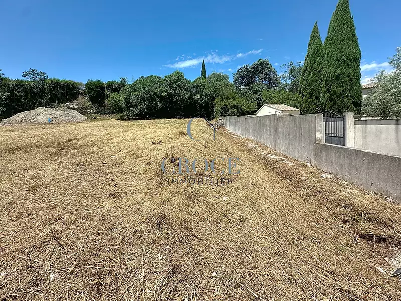 Terrain, 843 m²