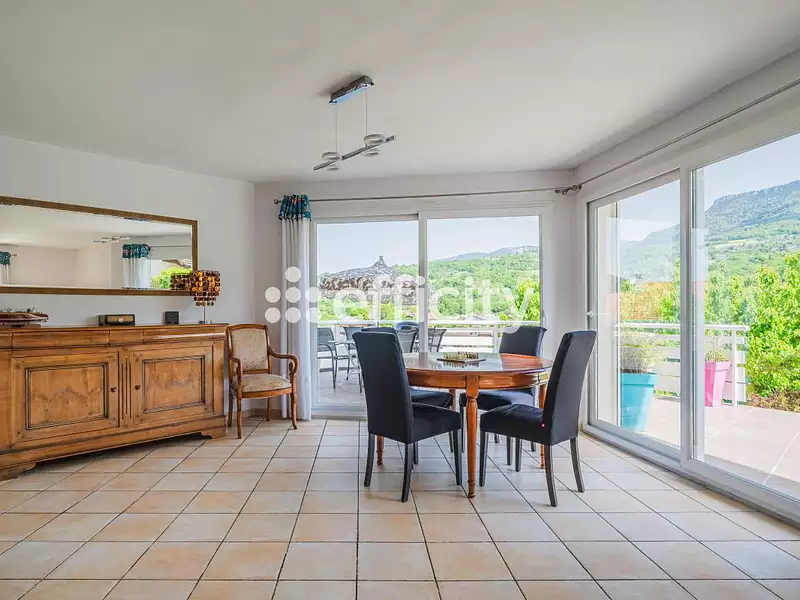 Maison, 169 m²
