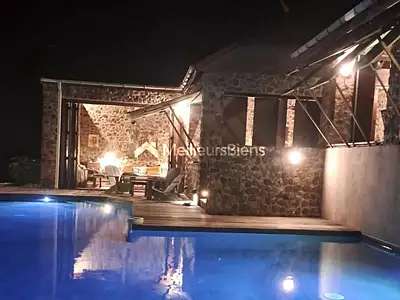 Maison, 261 m²