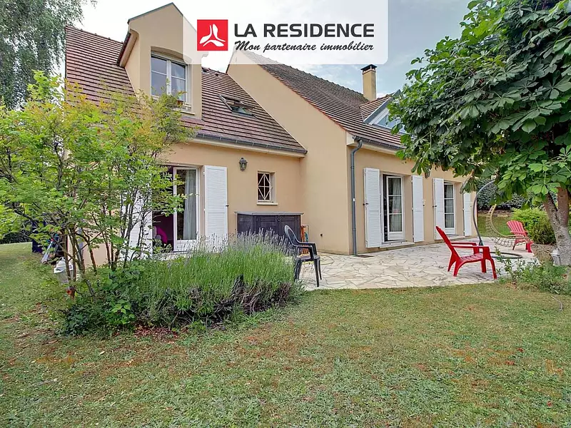 Maison, 251 m²