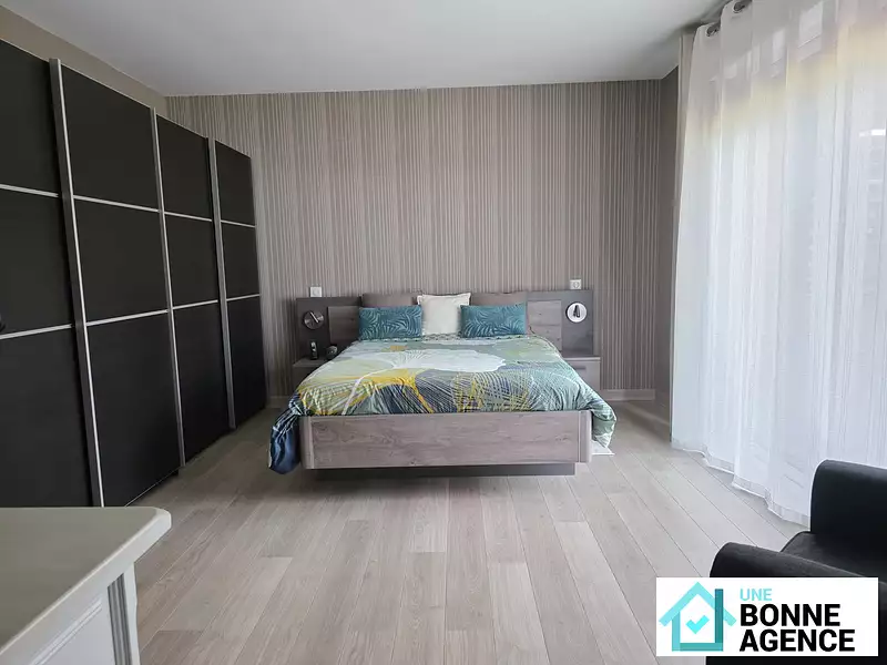 Maison, 235 m²