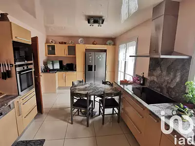 Maison, 242 m²