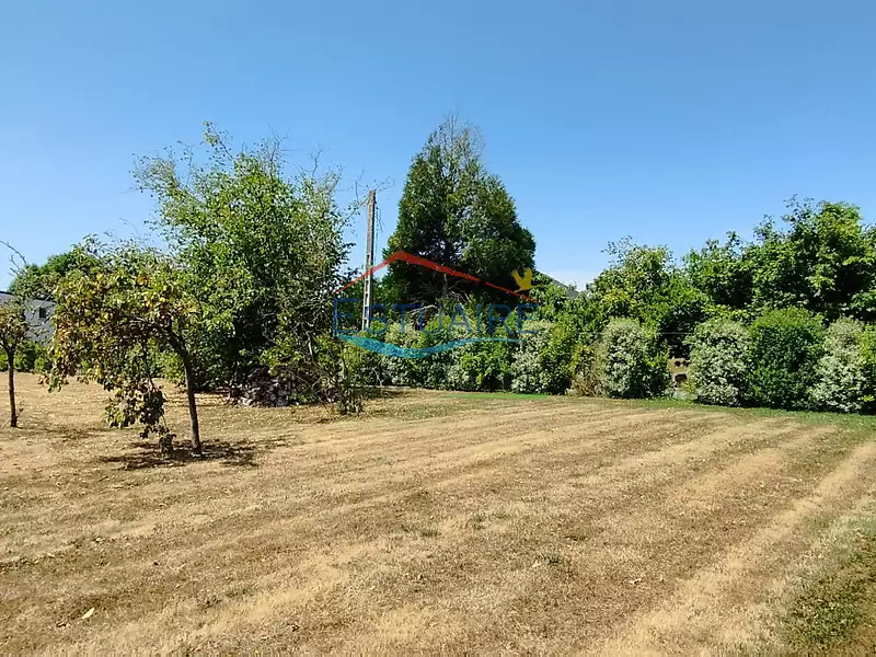 Terrain, 561 m²