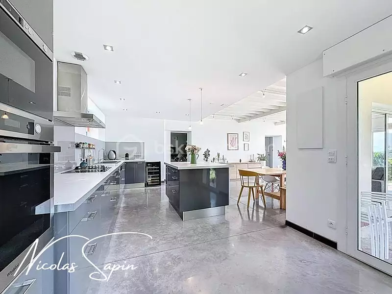 Maison, 170 m²
