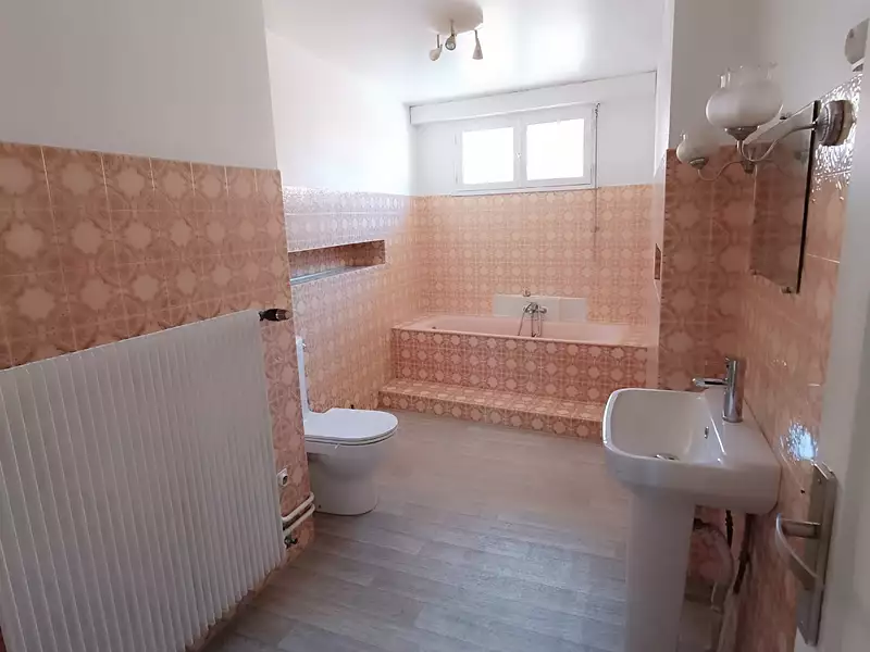 Immeuble, 331 m²