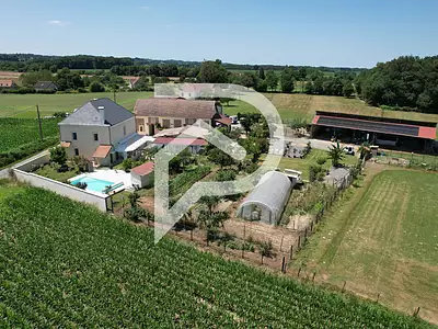 Maison, 225 m²