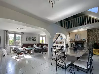Maison, 169 m²