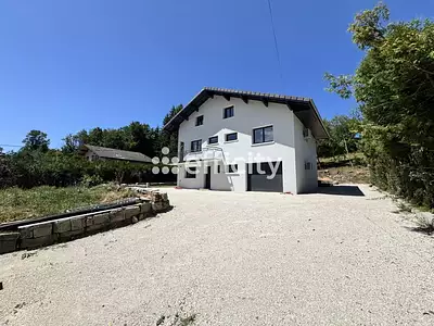 Maison, 215 m²