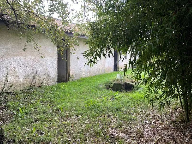 Terrain, 646 m²