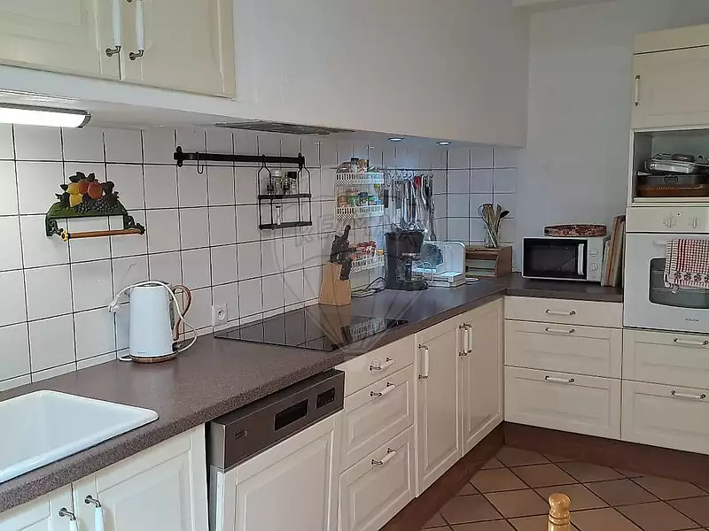 Maison, 780 m²