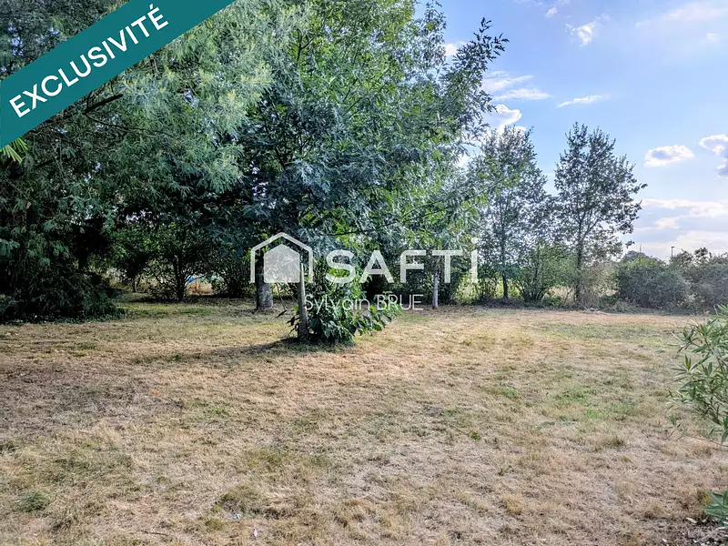 Terrain, 2 553 m²