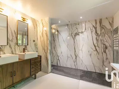Maison, 252 m²